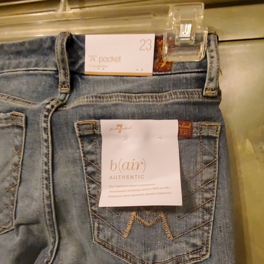 JEANS - Picture 4 of 8